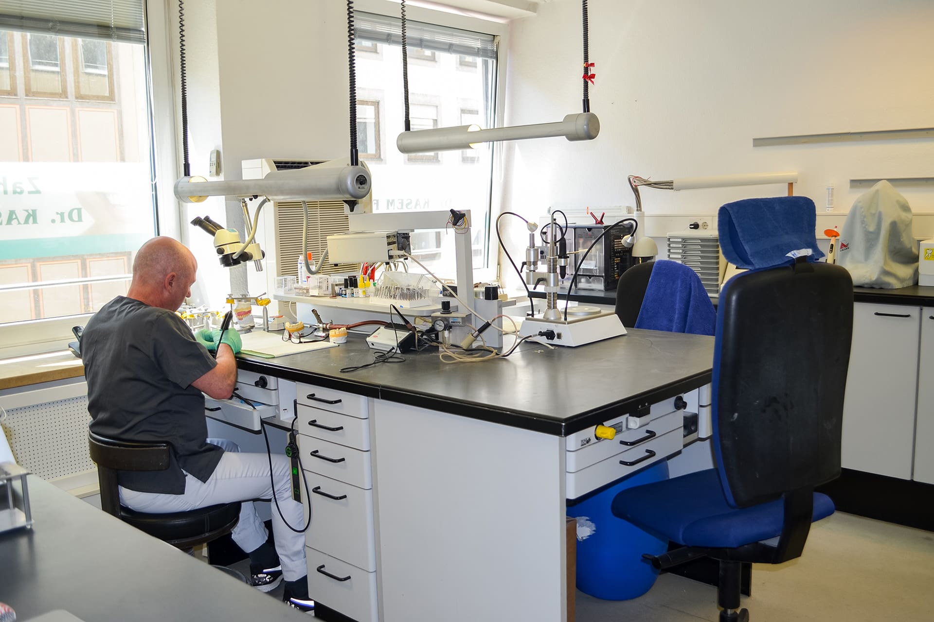 Zahntechnik_Labor_Dr_Kasem_Faraj_München_Innenstadt_1920 (1)